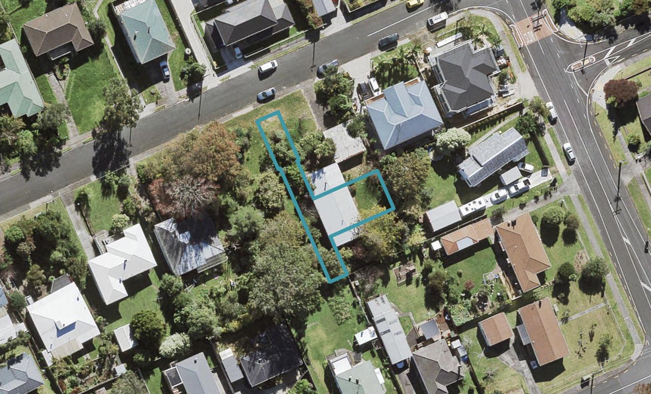 2C Sherwood Avenue, Te Atatu South, Auckland - Carousel 1