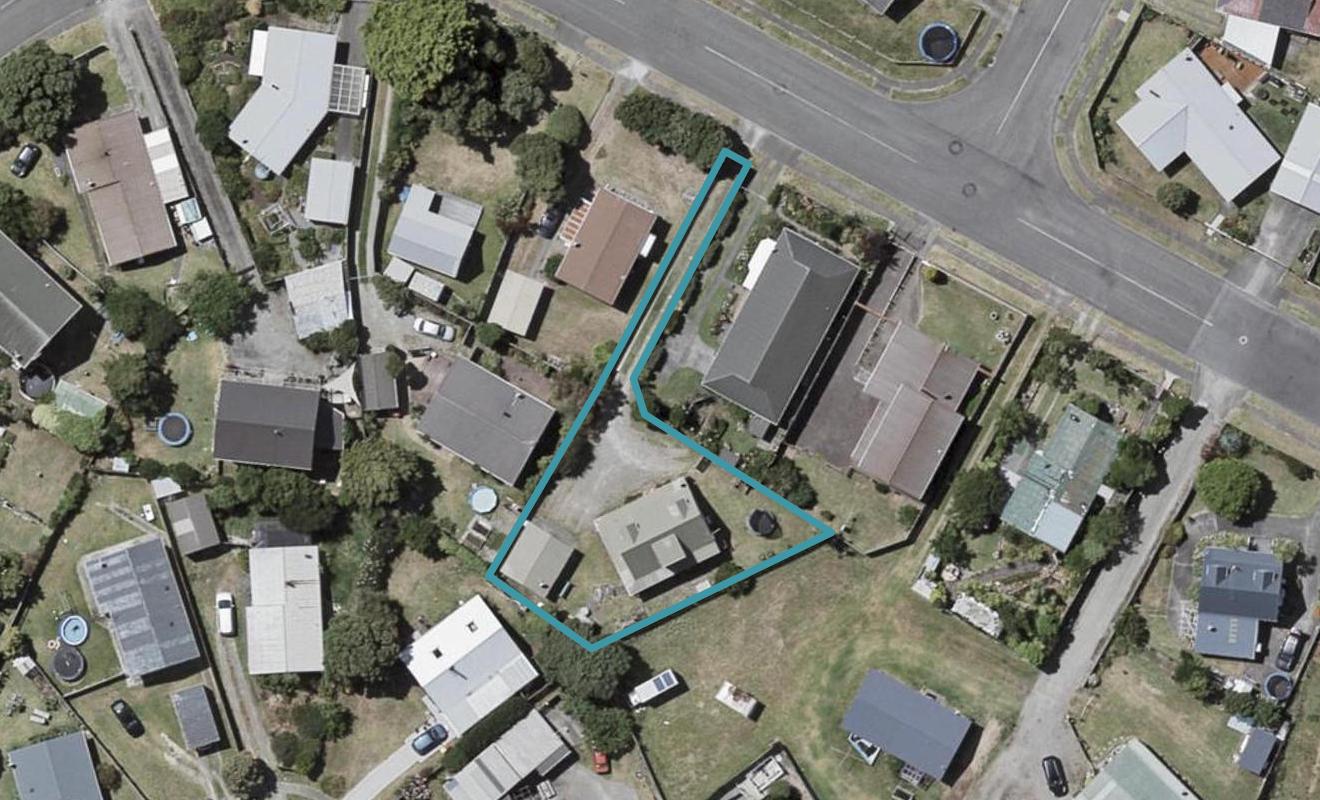 18 Norfolk Crescent, Otaki Beach, Otaki - Carousel 1