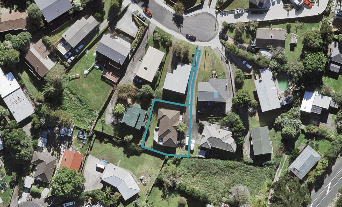 23A Castaing Crescent, Te Atatu South, Auckland - Carousel 1
