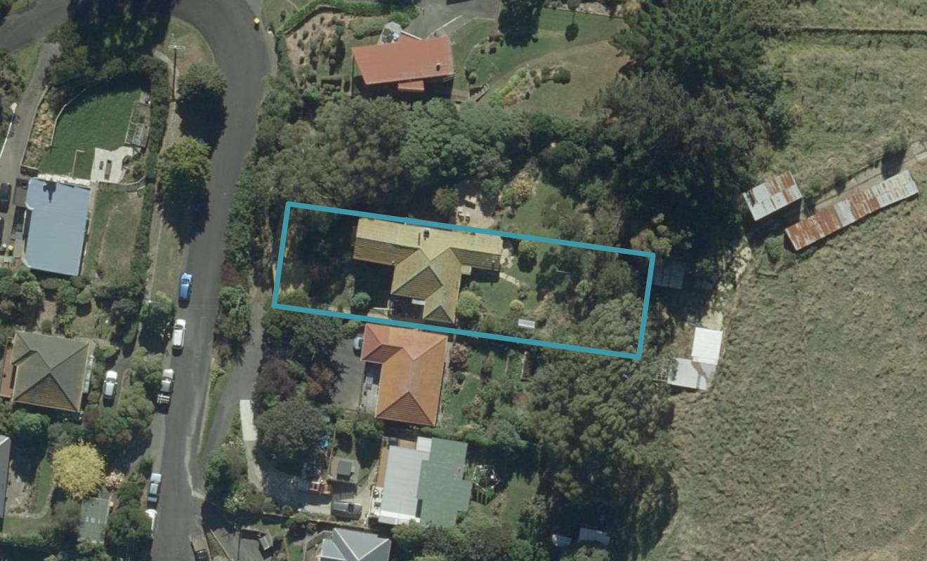 41 Wharfdale Street, Macandrew Bay, Dunedin - Carousel 1