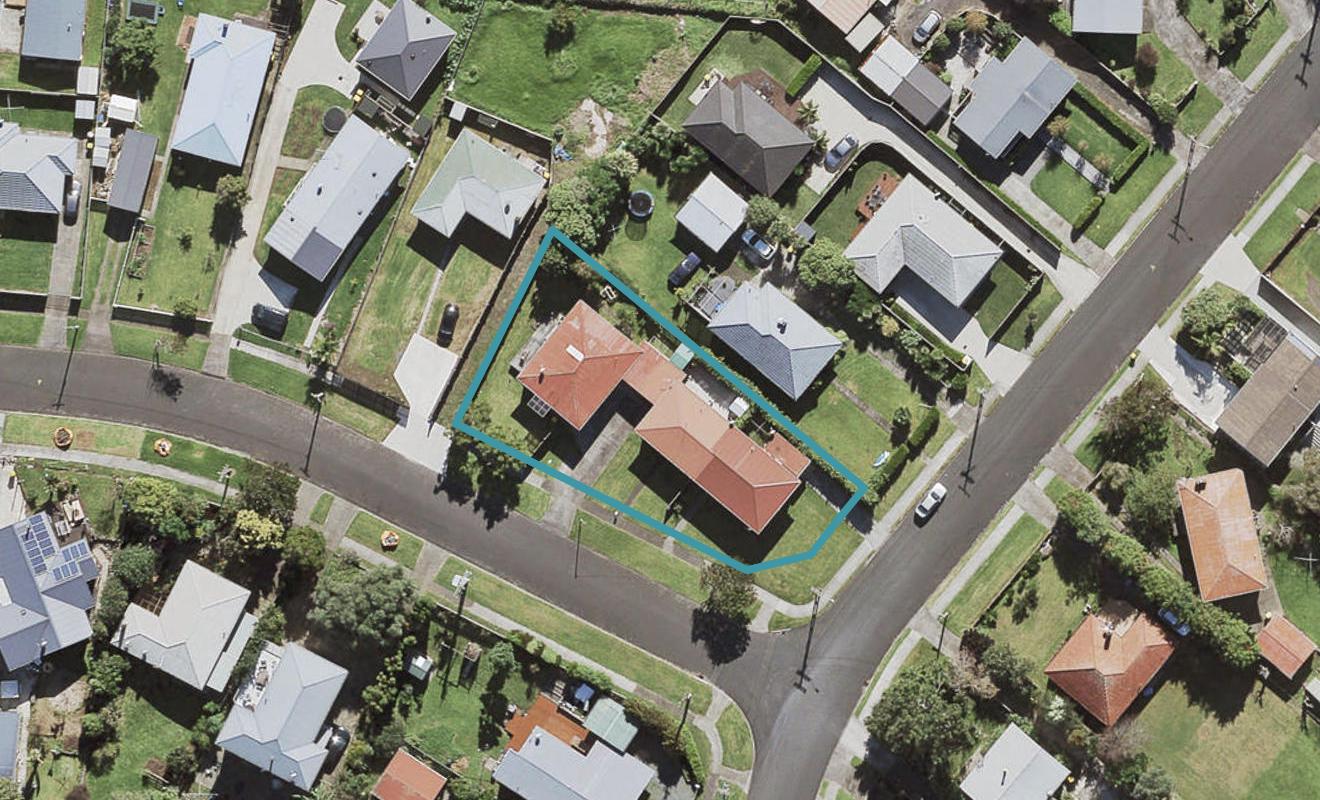 1/1 Kiekie Road, Mangere Bridge, Auckland - Carousel 1