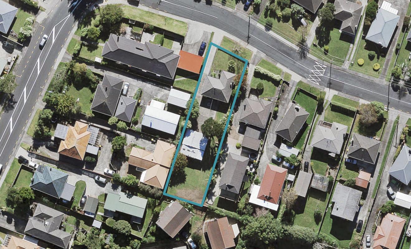 56 Strid Road, Te Atatu South, Auckland - Carousel 1