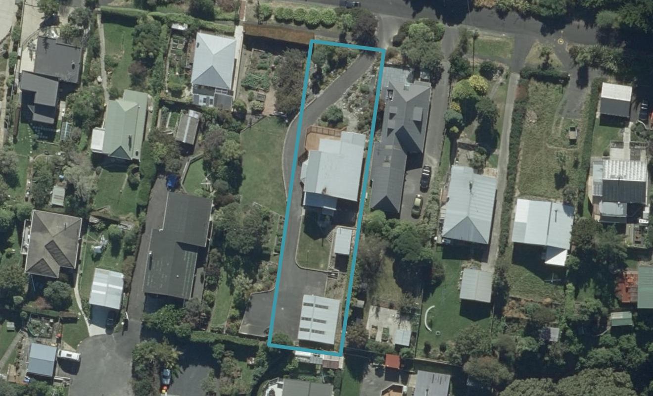 16 Porterfield Street, Macandrew Bay, Dunedin - Carousel 1