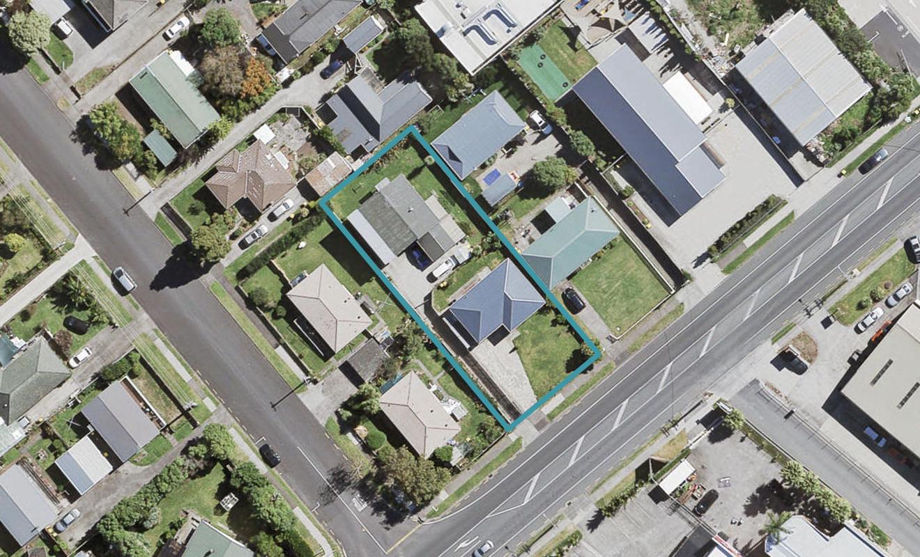 1/95 Henderson Valley Road, Henderson, Auckland - Carousel 1