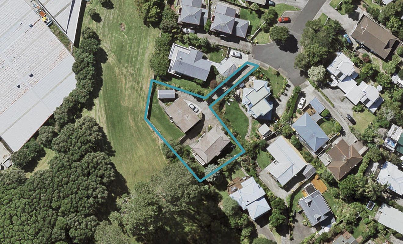 1/12 Mira Place, Windsor Park, Auckland - Carousel 1