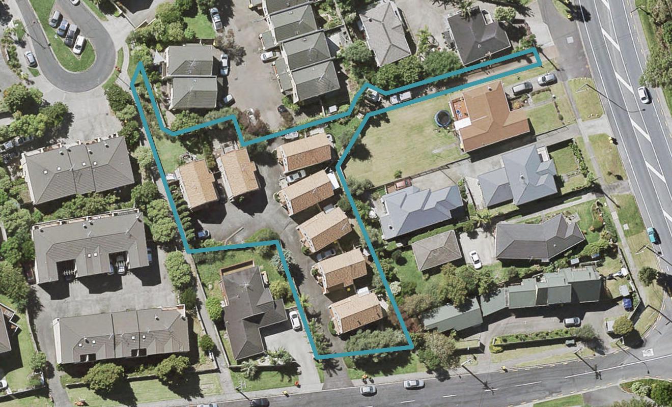 7/5 Spencer Road, Oteha, Auckland - Carousel 1