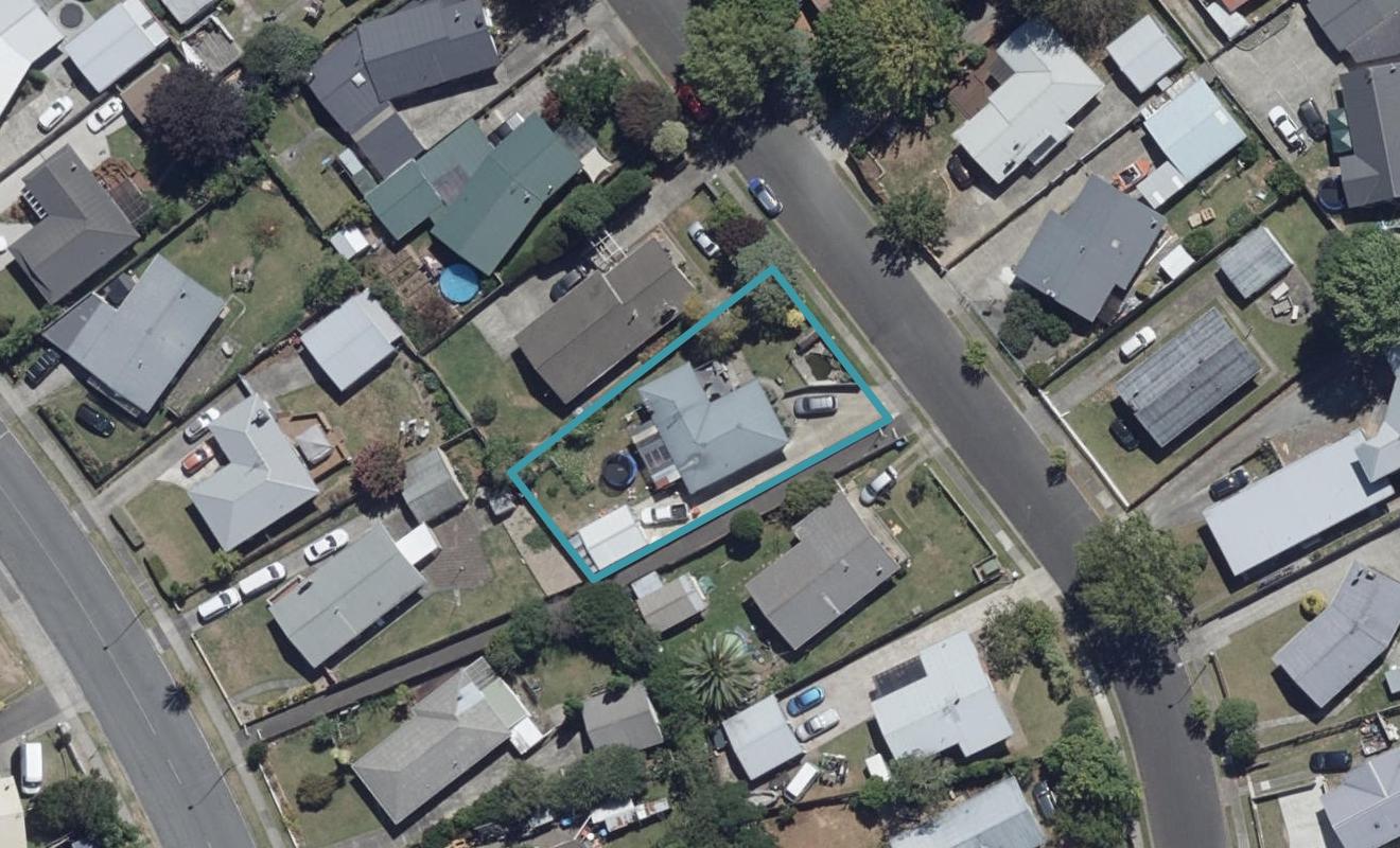 21 Joanna Place, Deanwell, Hamilton - Carousel 1