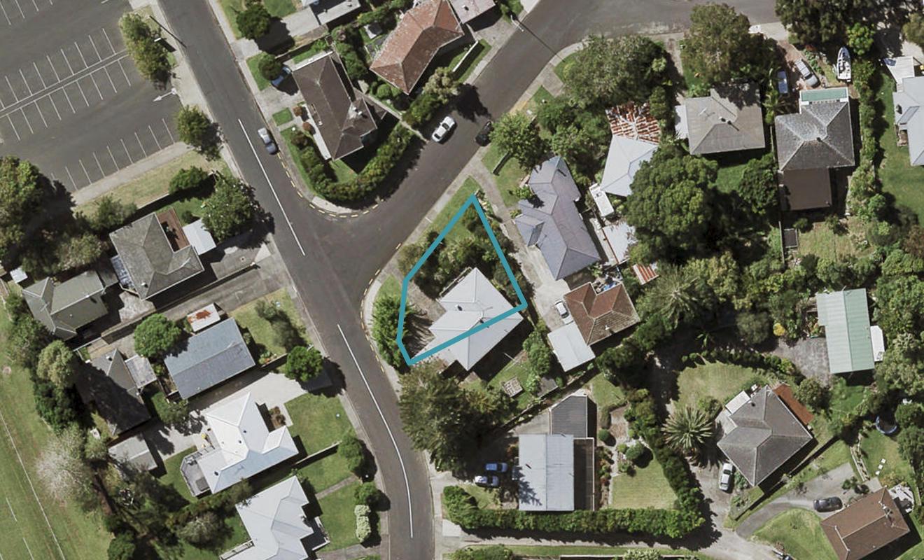 36 Arrow Road, Forrest Hill, Auckland - Carousel 1
