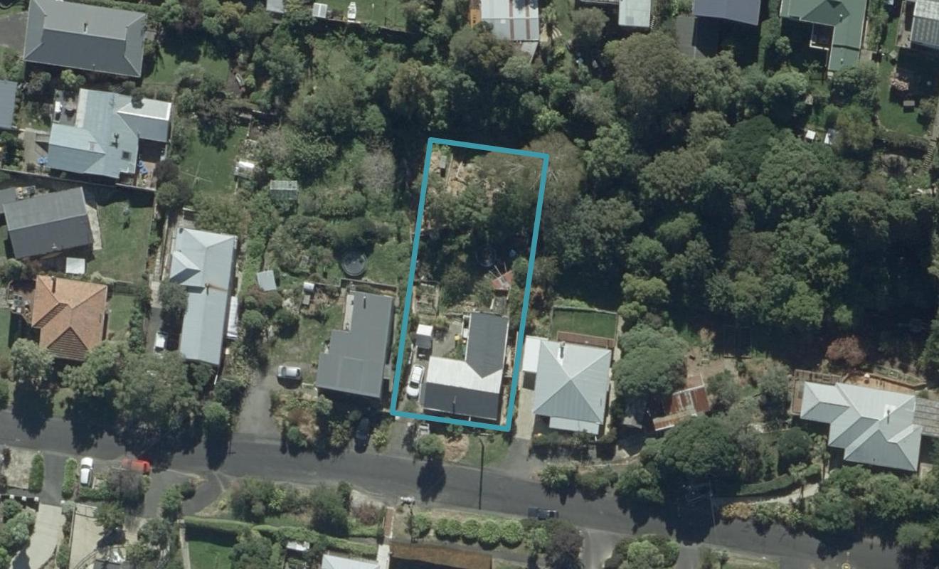 13 Porterfield Street, Macandrew Bay, Dunedin - Carousel 1
