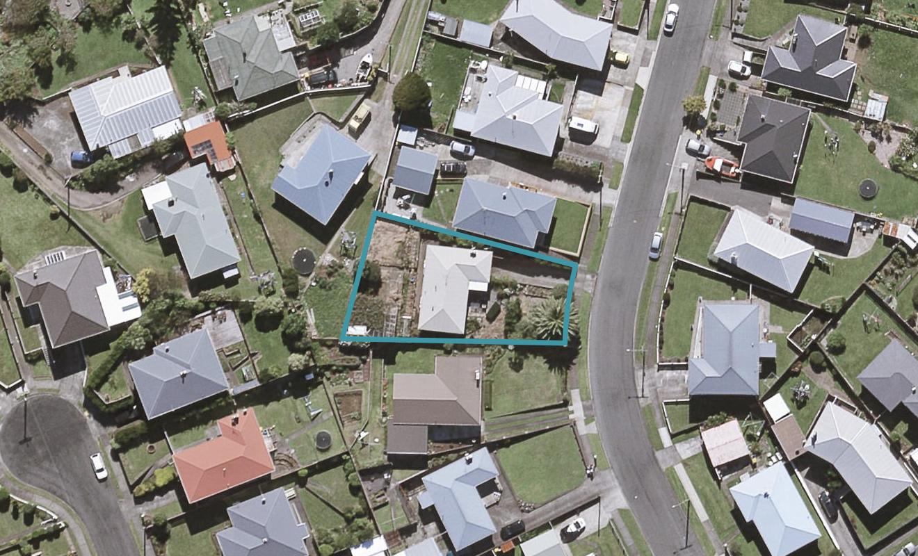 7 Rospeath Crescent, Spotswood, New Plymouth - Carousel 1