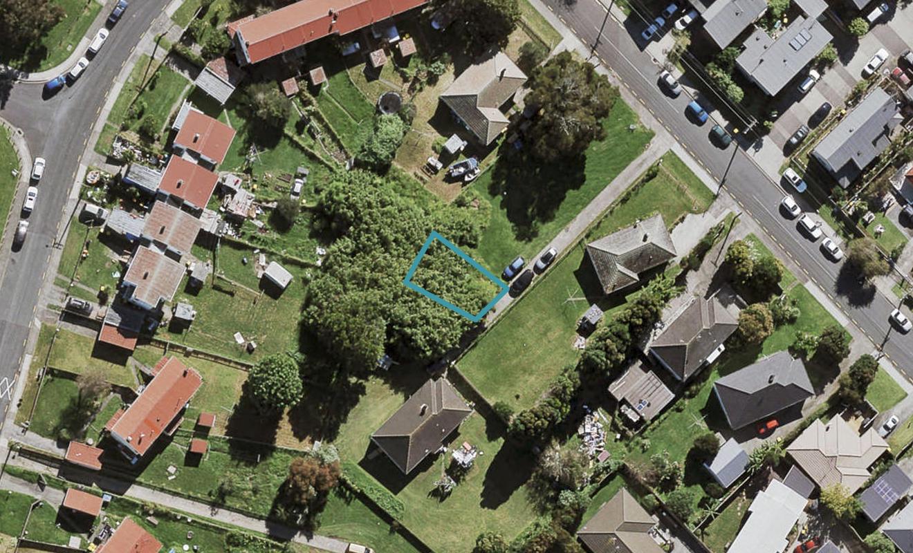 7 Huataki Road, Northcote, Auckland - Carousel 1