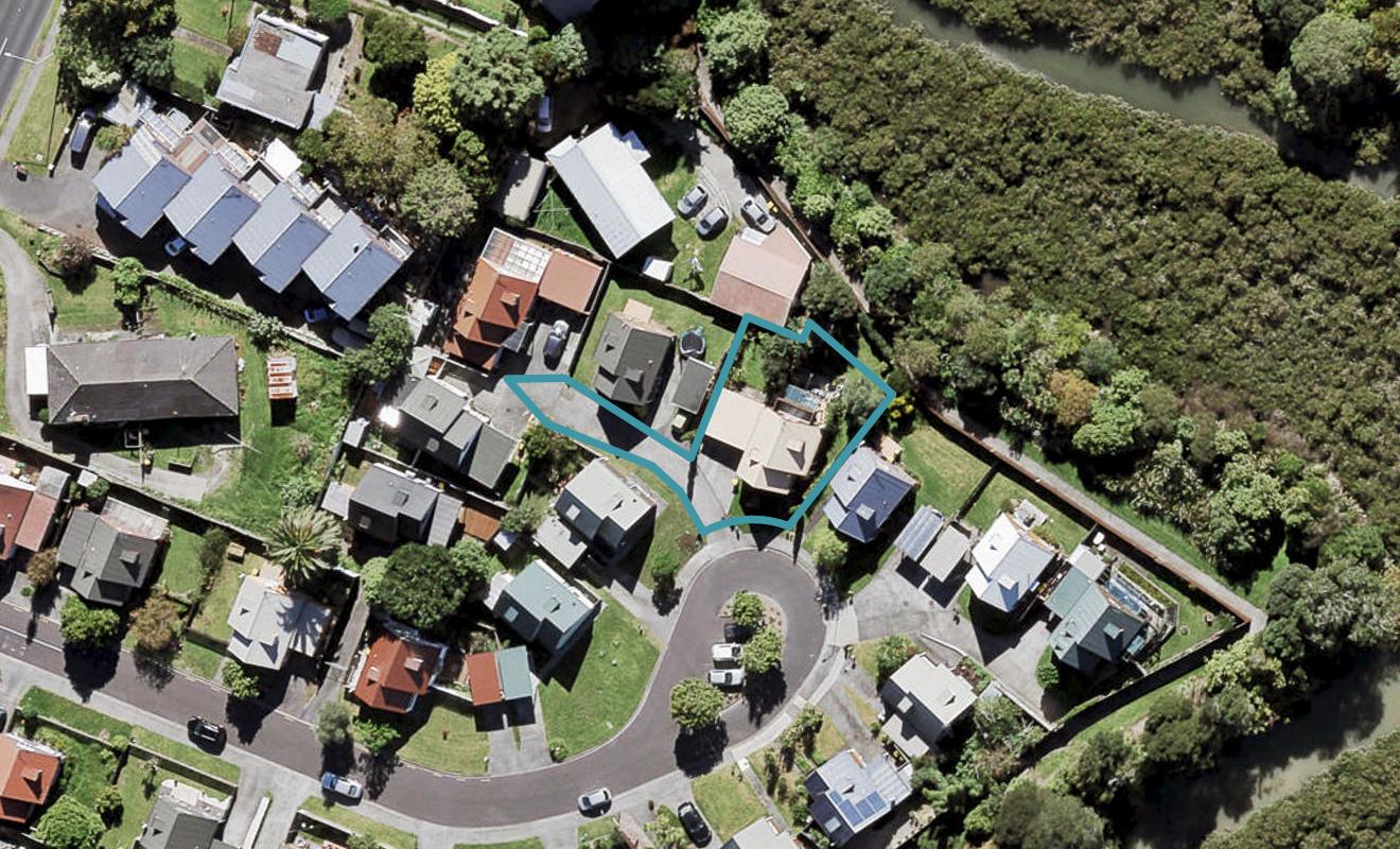 22 Caspian Close, New Lynn, Auckland - Carousel 1