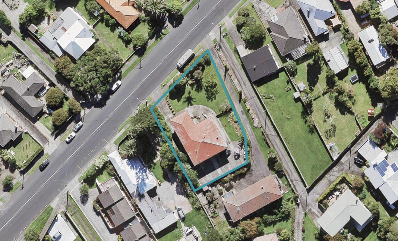 160 Titirangi Road, New Lynn, Auckland - Carousel 1