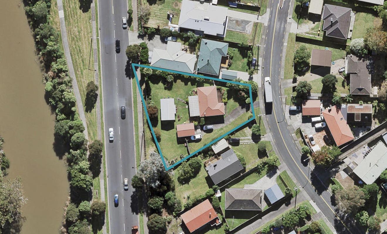 105 Vodanovich Road, Te Atatu South, Auckland - Carousel 1