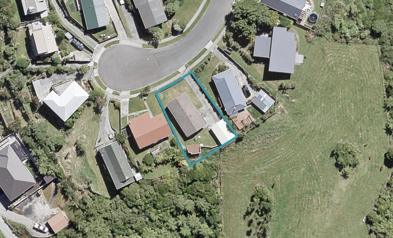 18 Outram Grove, Kelson, Lower Hutt - Carousel 1
