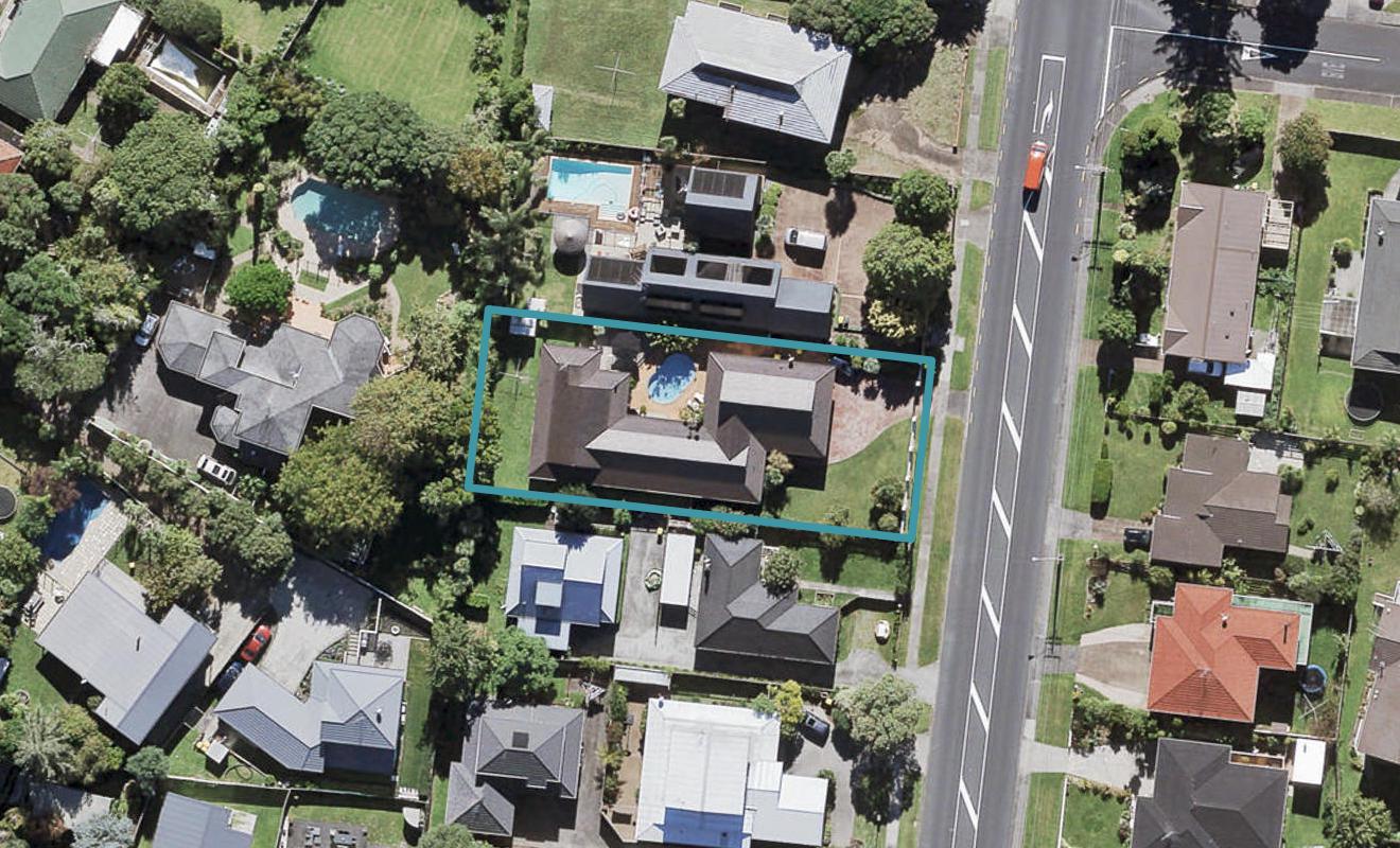 48 Te Atatu Road, Te Atatu South, Auckland - Carousel 1