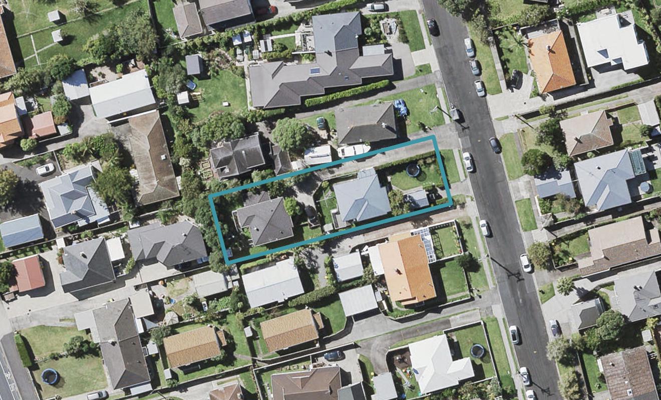 2/9 Fraser Road, Narrow Neck, Auckland - Carousel 1