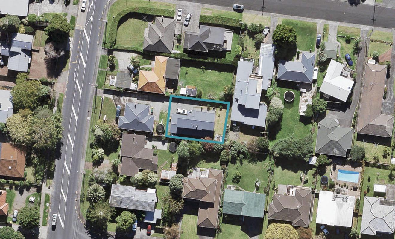 69A Te Atatu Road, Te Atatu South, Auckland - Carousel 1