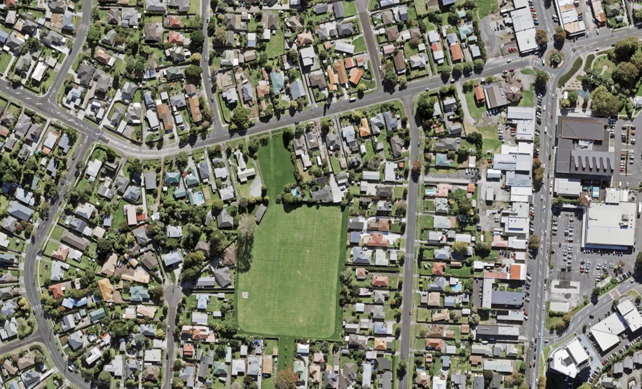 20 Taikata Road, Te Atatu Peninsula, Auckland - Carousel 1