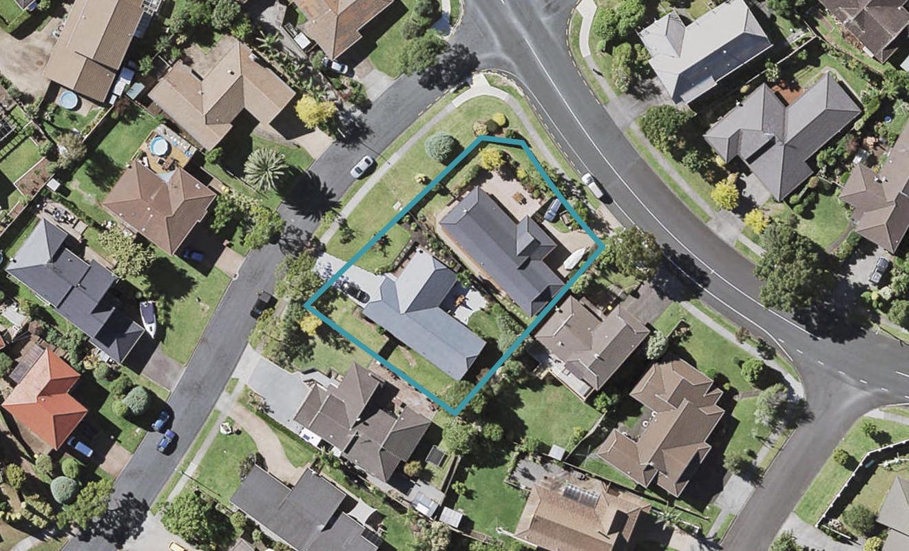 2/88 MIRRABOOKA Avenue, Botany Downs, Auckland - Carousel 1