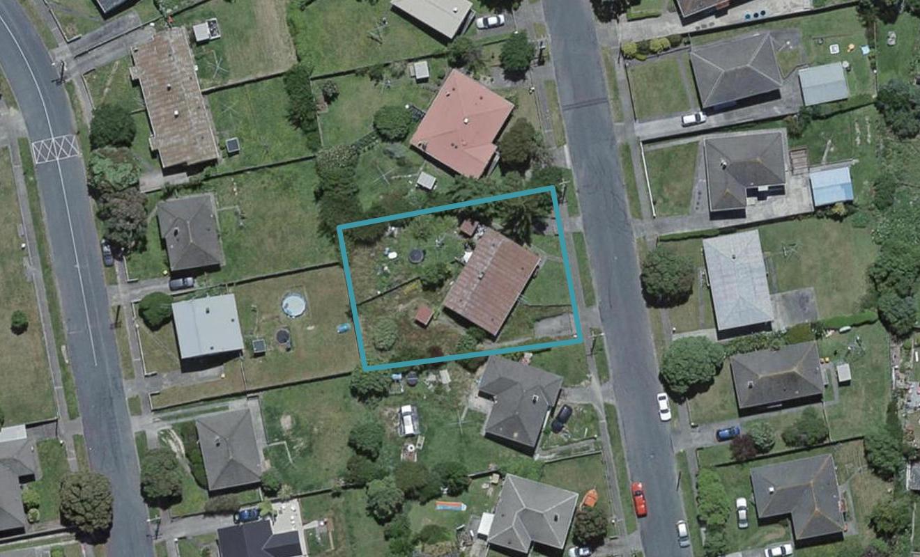 22 Turkington Street, Tawa, Wellington - Carousel 1