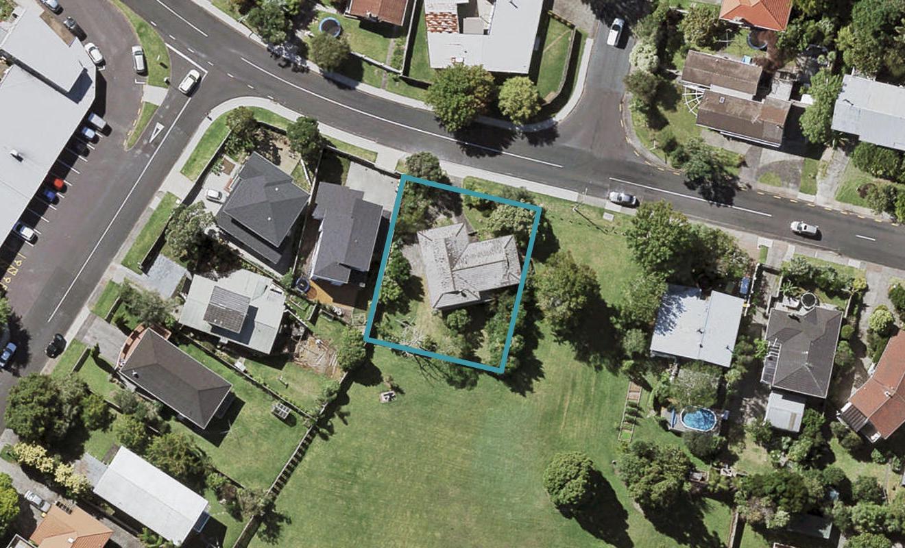 10 Blakeborough Drive, Forrest Hill, Auckland - Carousel 1