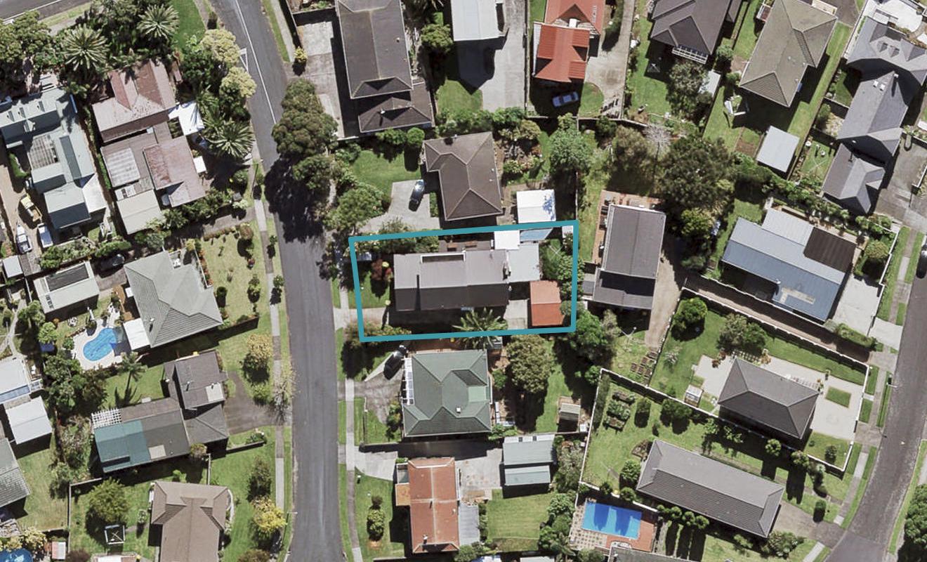 6 Claresholm Place, Mangere Bridge, Auckland - Carousel 1