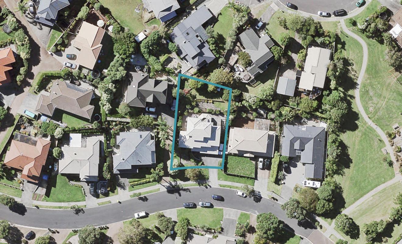 13 Crestview Place, Browns Bay, Auckland - Carousel 1