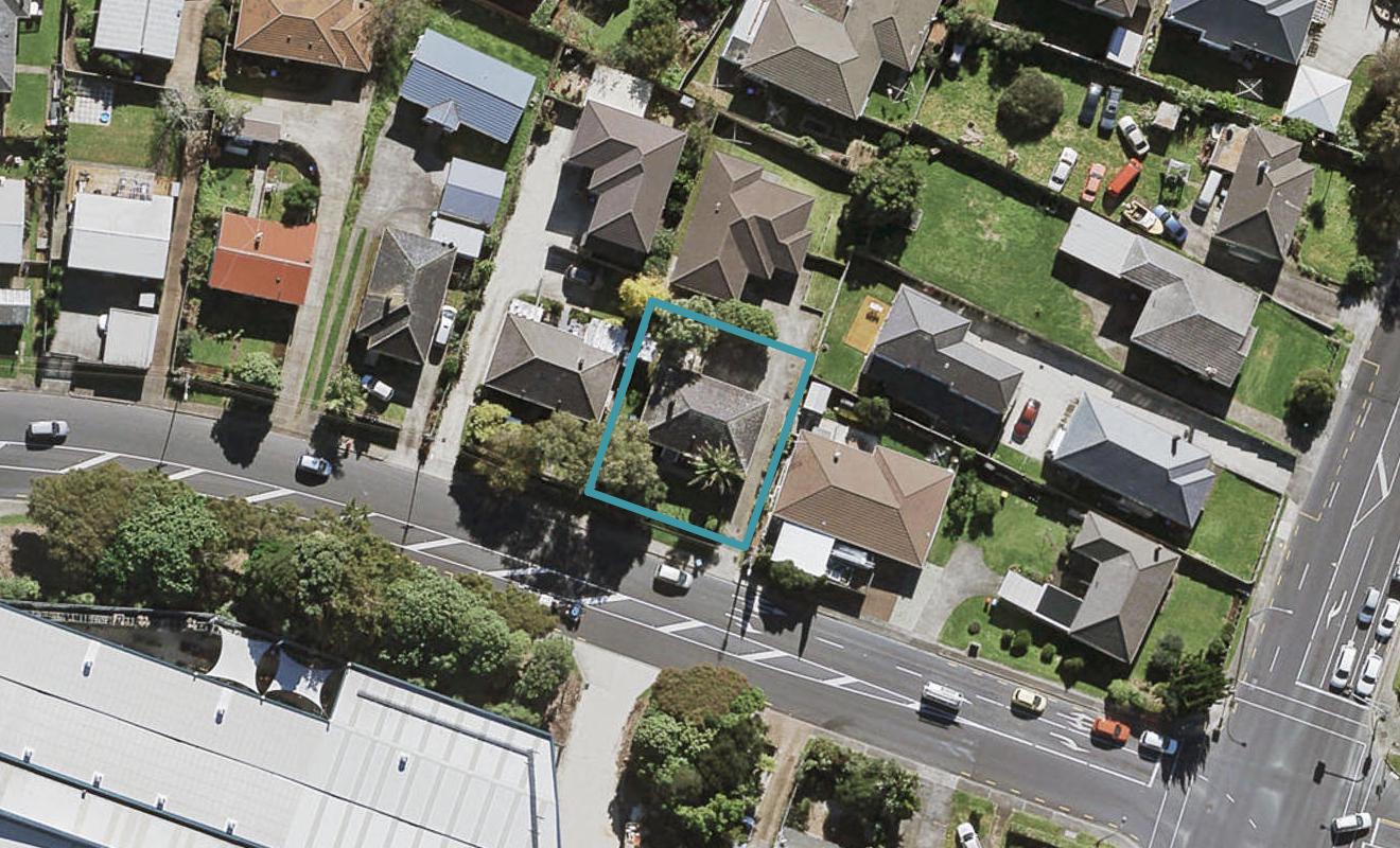 3A Carr Road, Three Kings, Auckland - Carousel 1