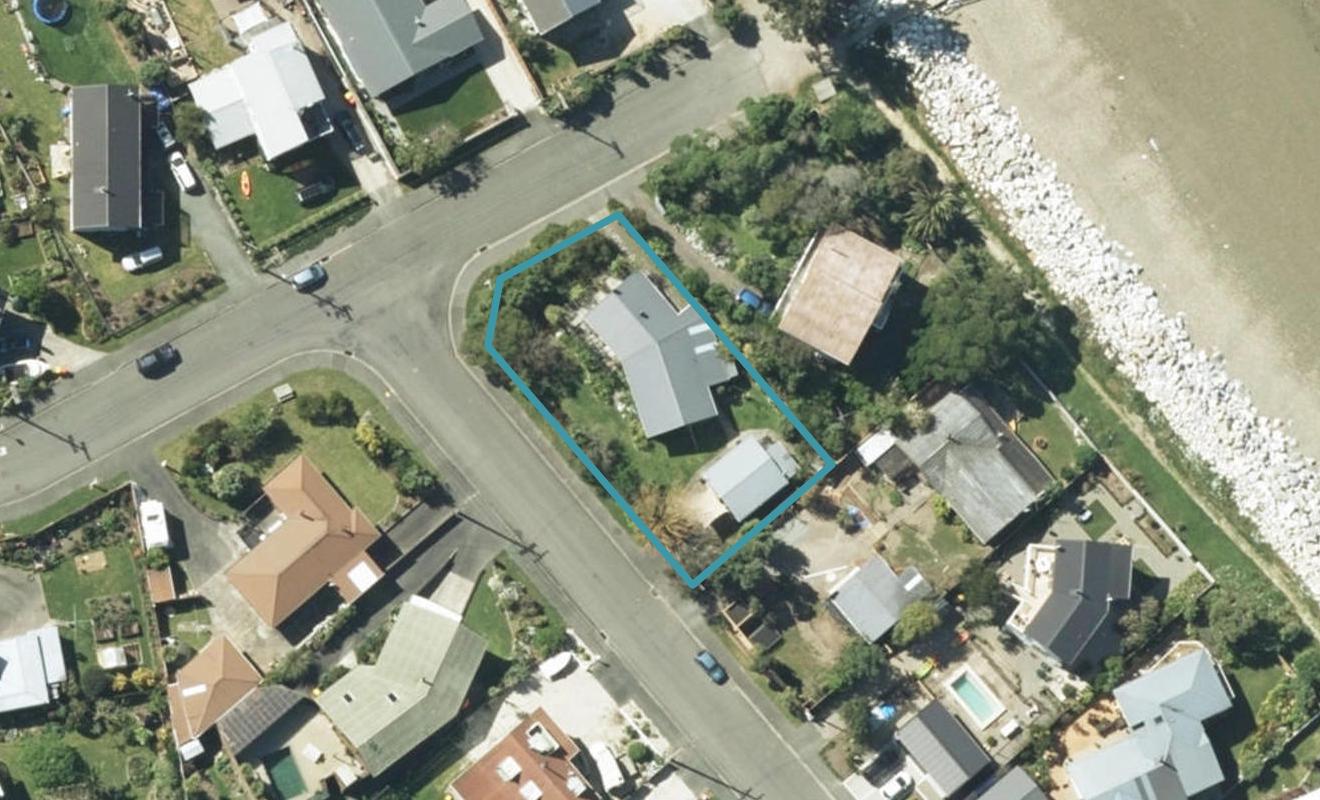 6 Tait Street, Ruby Bay, Mapua - Carousel 1