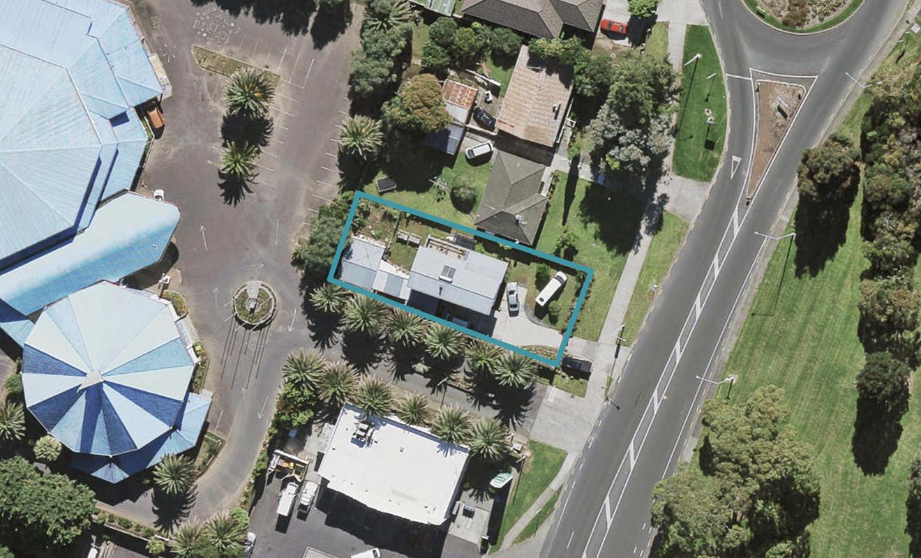 146 Coronation Road, Mangere Bridge, Auckland - Carousel 1