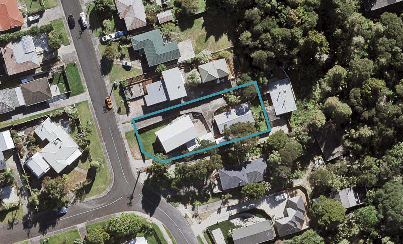 2/14 Windy Ridge Road, Glenfield, Auckland - Carousel 1