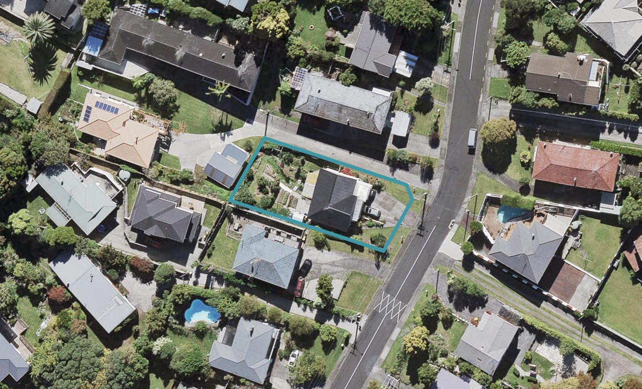 14 Merchant Avenue, Te Atatu South, Auckland - Carousel 1