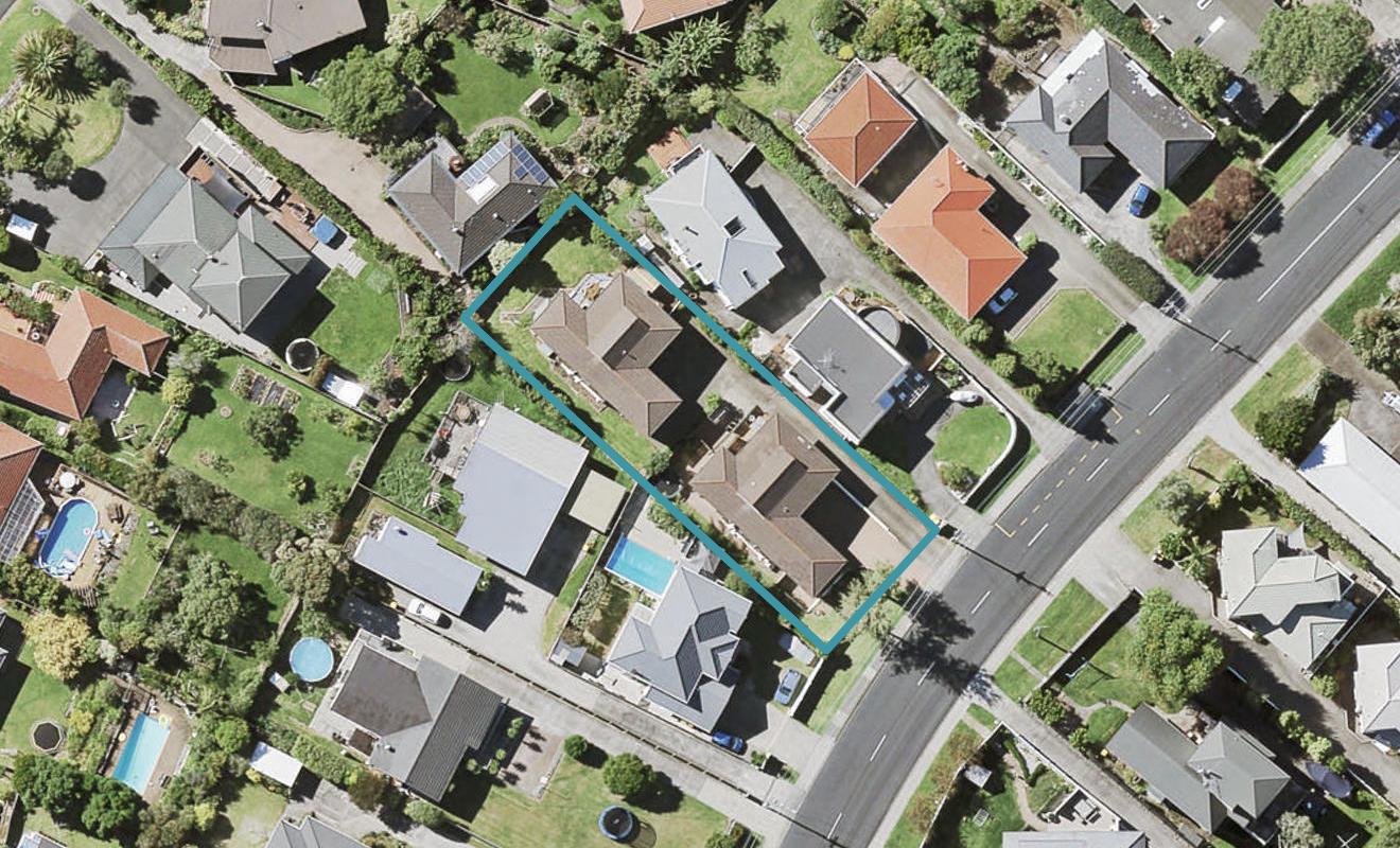 2/76 Litten Road, Cockle Bay, Auckland - Carousel 1