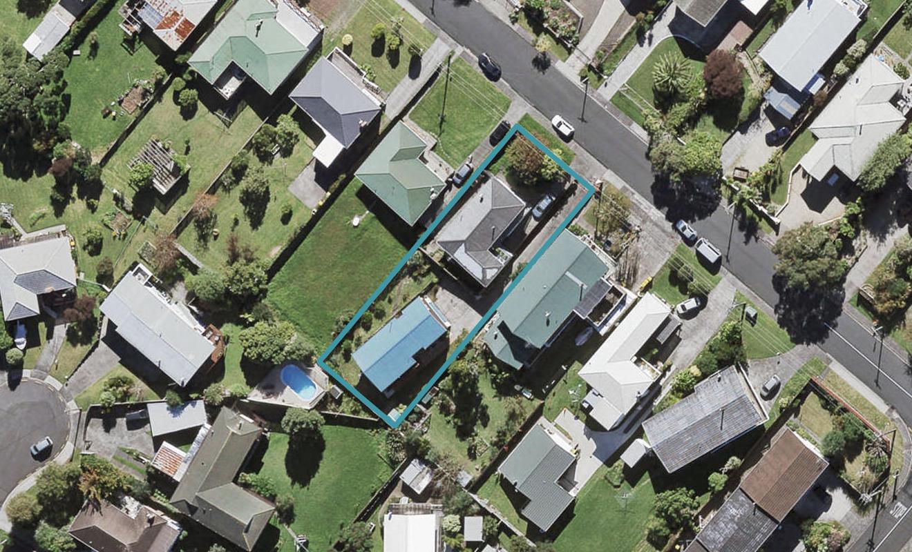1/13 Jaemont Avenue, Te Atatu South, Auckland - Carousel 1