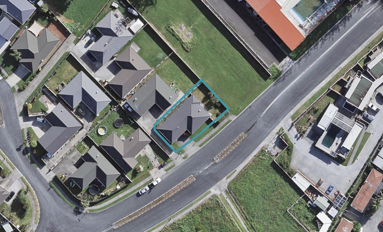 16 Chic Gardens, Parakai, Helensville - Carousel 1