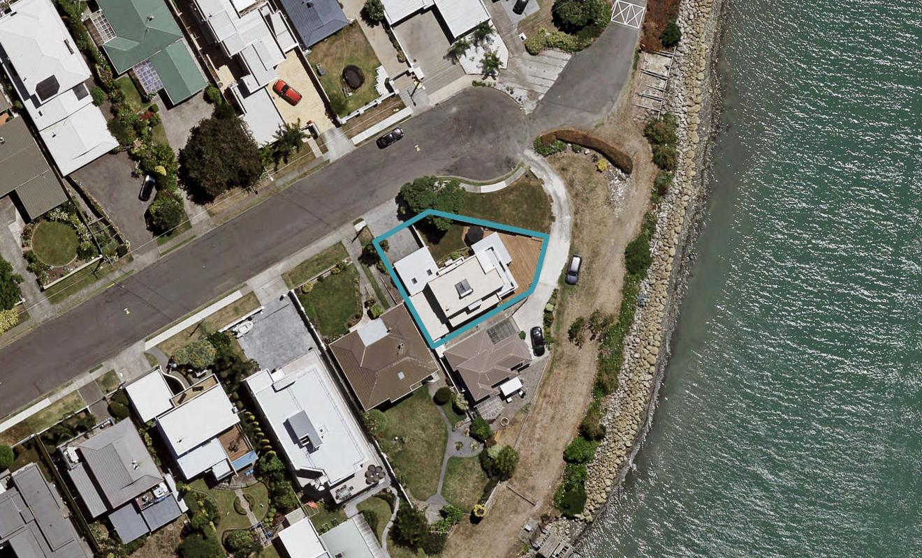 12 Whakarire Avenue, Westshore, Napier - Carousel 1