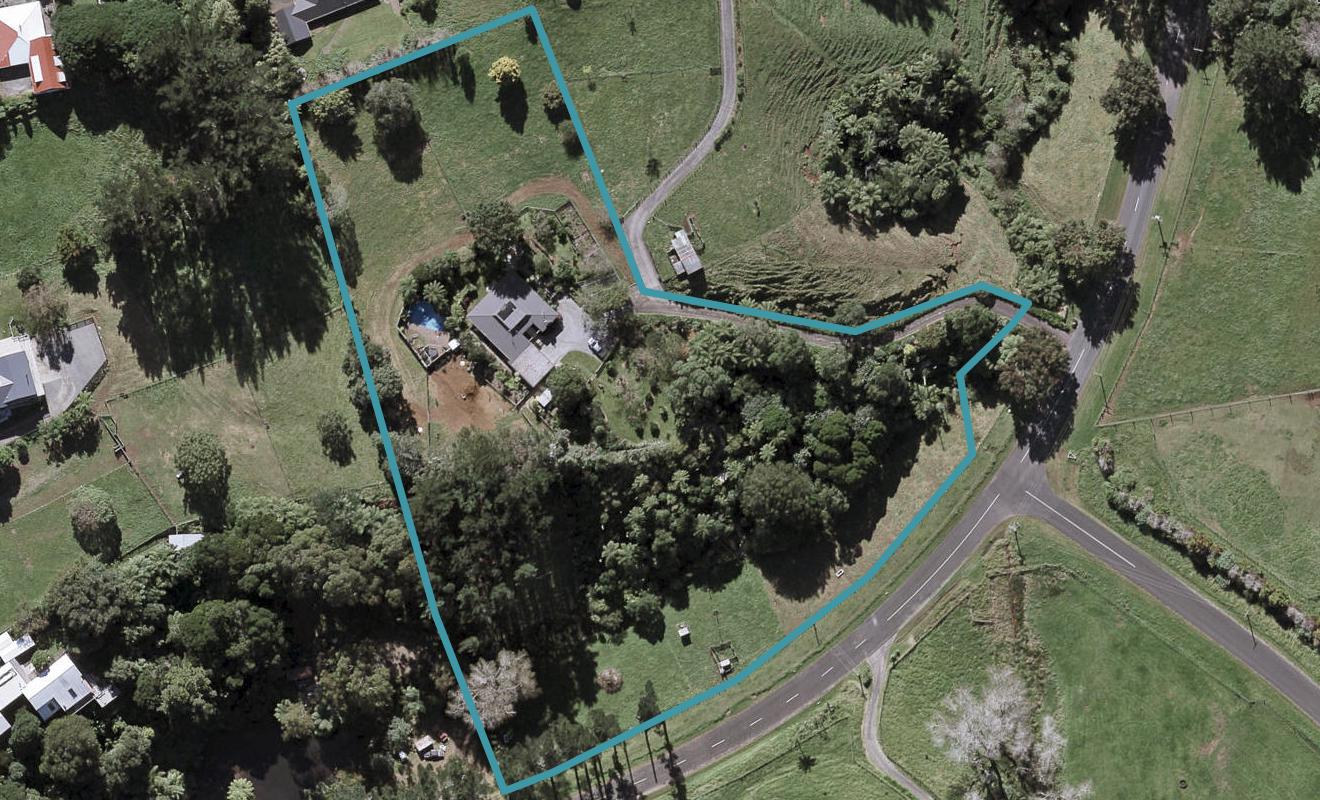 92 Ridgewood Drive, Ridgewood, New Plymouth - Carousel 1