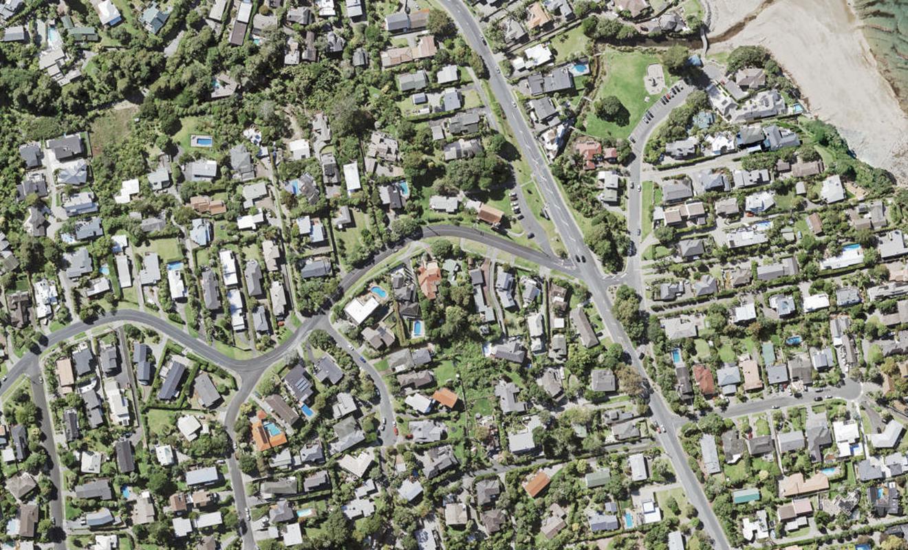 2/8 Park Rise, Campbells Bay, Auckland - Carousel 1