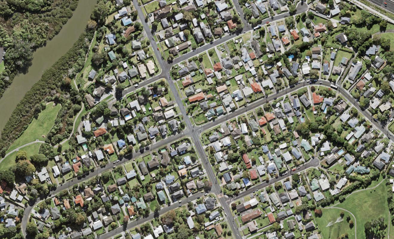 105 Flanshaw Road, Te Atatu South, Auckland - Carousel 1