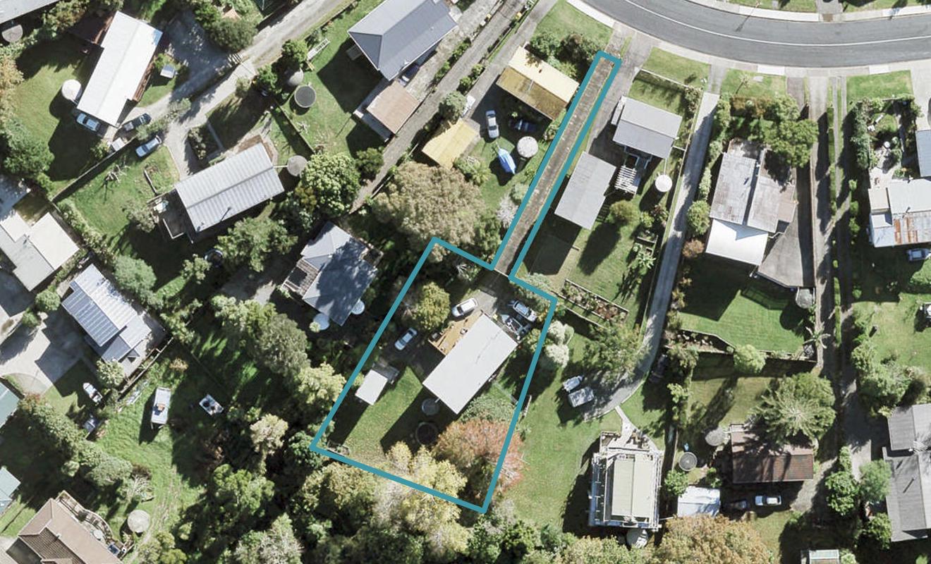 81 Brian Crescent, Stanmore Bay, Whangaparaoa - Carousel 1