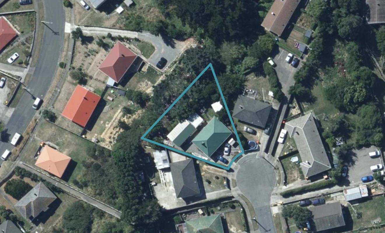 15 Somerset Place, Cannons Creek, Porirua - Carousel 1