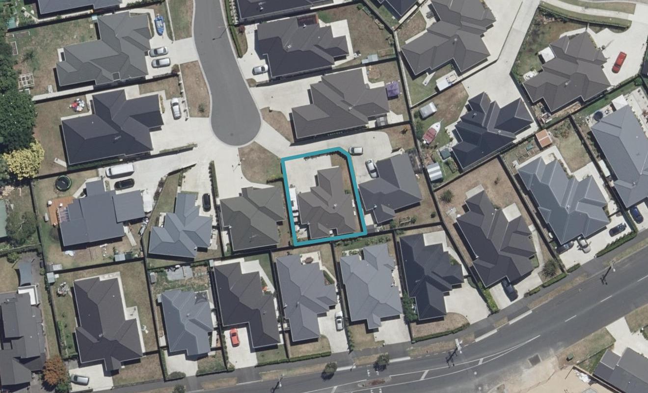 11 Peter Way Place, Glenview, Hamilton - Carousel 1