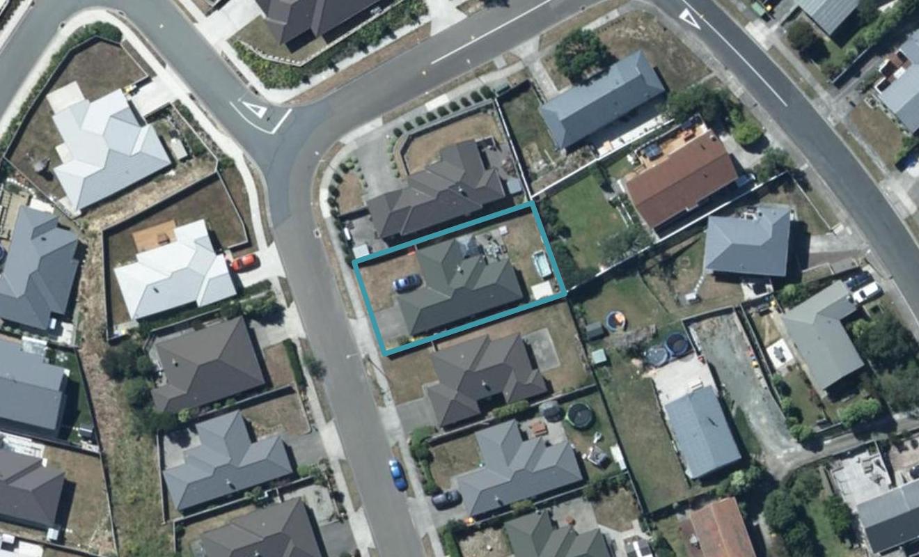 33 Staithes Drive North, Whitby, Porirua - Carousel 1