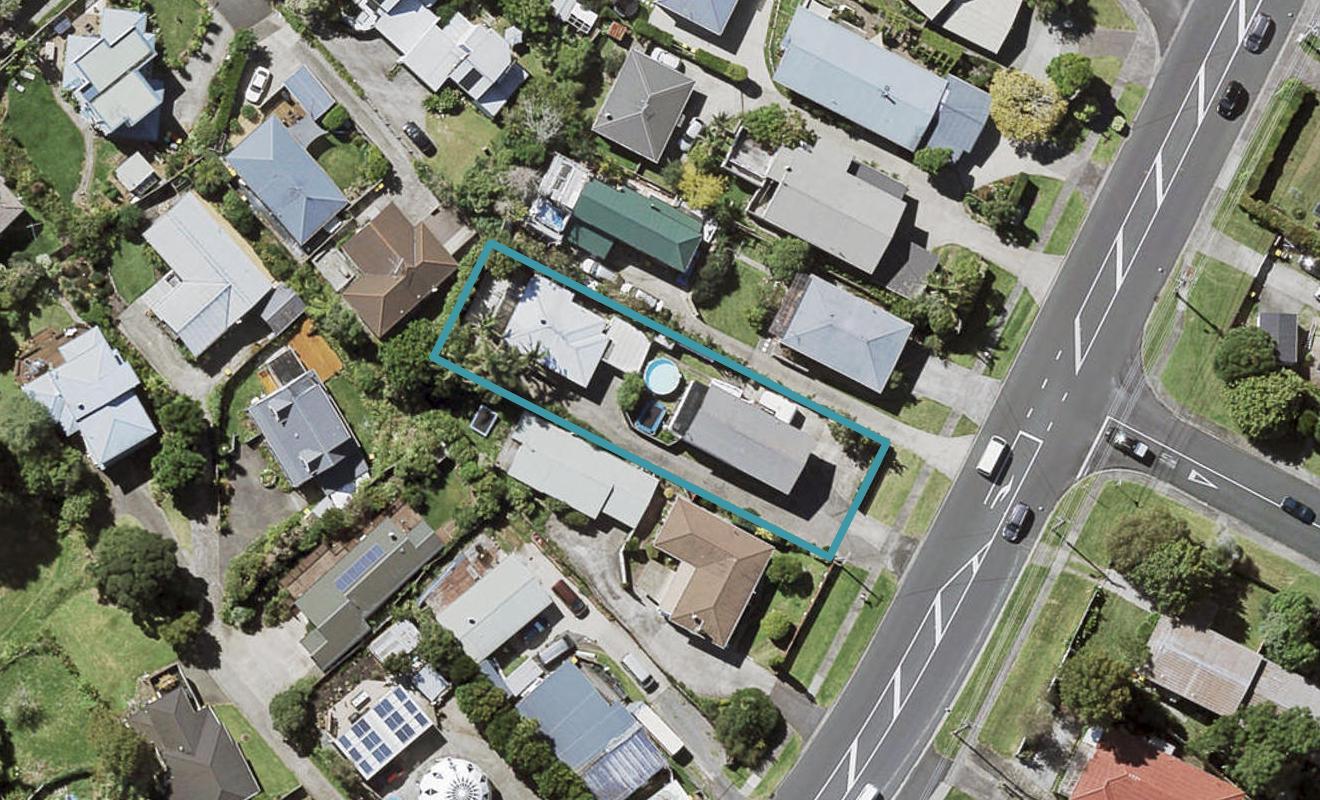 2/302 Sunset Road, Windsor Park, Auckland - Carousel 1
