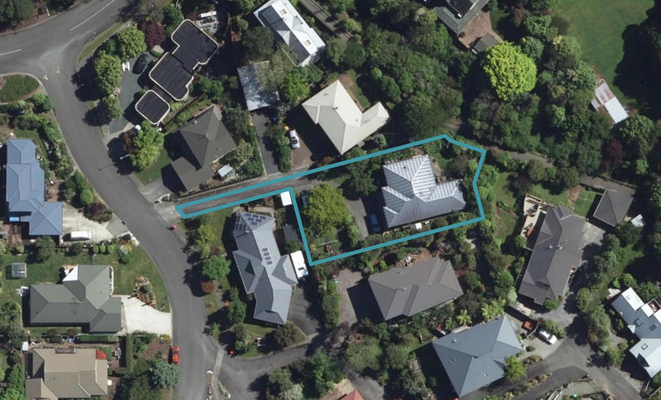 9 Idesia Grove, Richmond - Carousel 1