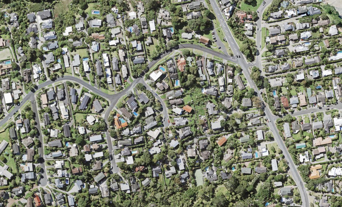 6 Cloverly Crescent, Campbells Bay, Auckland - Carousel 1