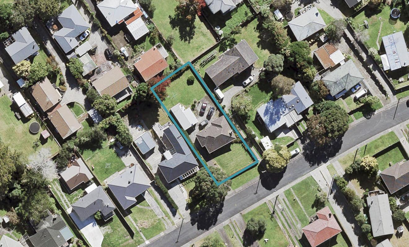 14 Fairclough Road, Beach Haven, Auckland - Carousel 1