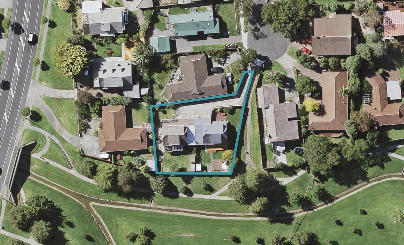 1/31 Parramatta Place, Botany Downs, Auckland - Carousel 1