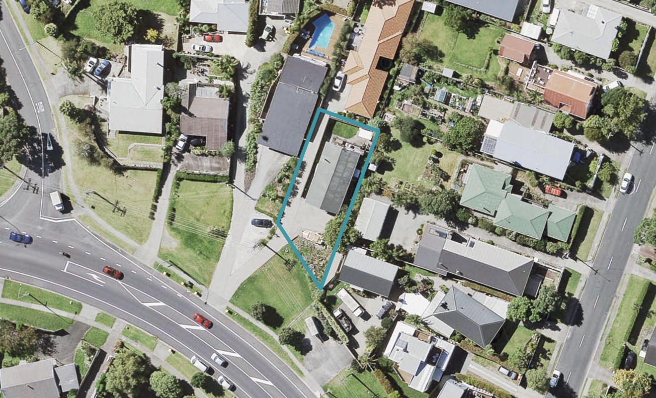 561 East Coast Road, Browns Bay, Auckland - Carousel 1